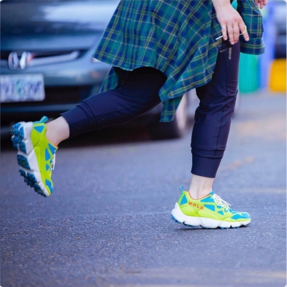 Holo Shoes - Holo Nephelae Running Shoe